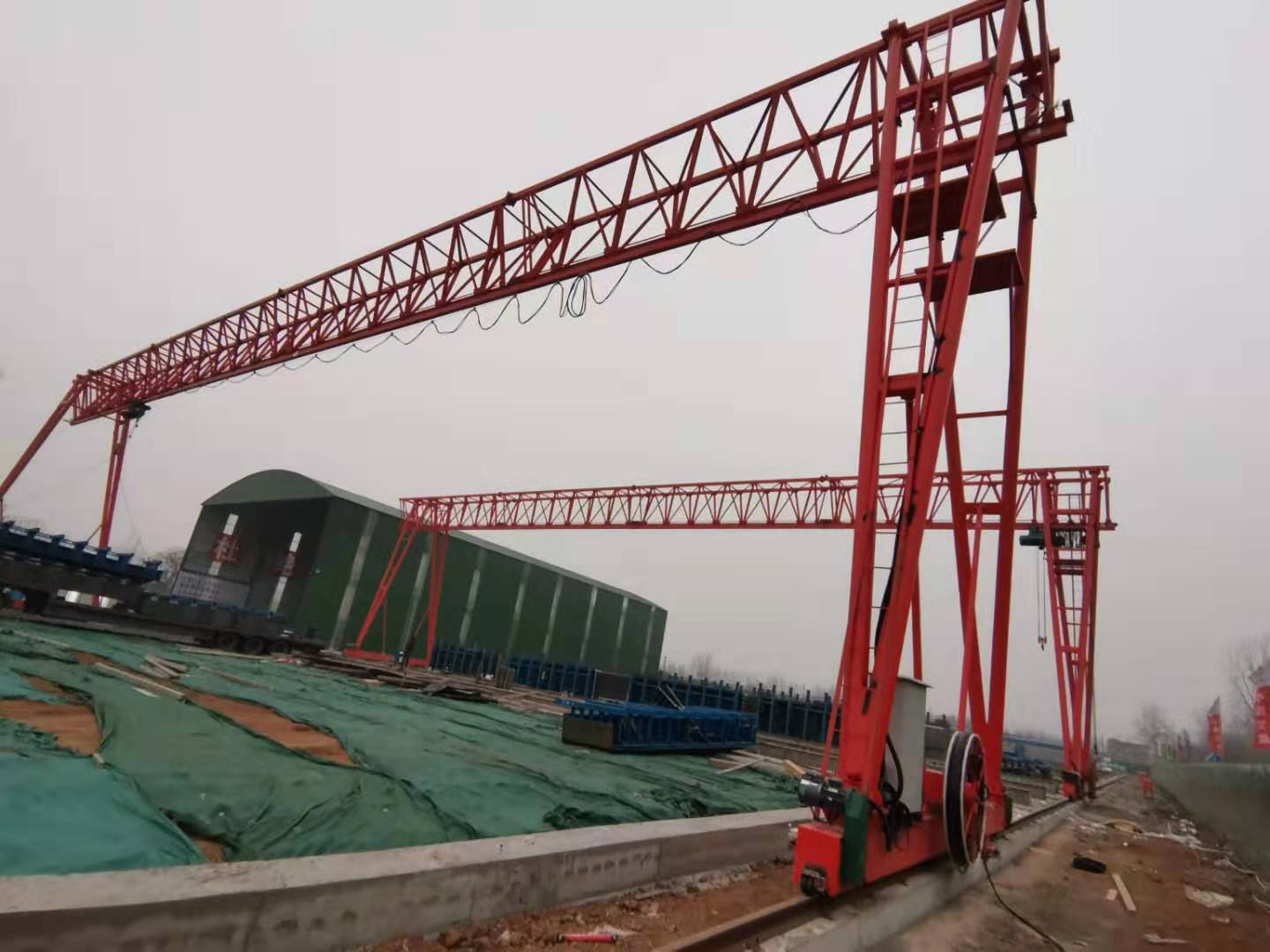 中國交建基礎(chǔ)建設(shè)集團，310國道改擴建洛陽新安段，ME90+90/10t-43m-9m一臺，MH10t-43m-9m-2臺，MH5t-22m-9m-1臺