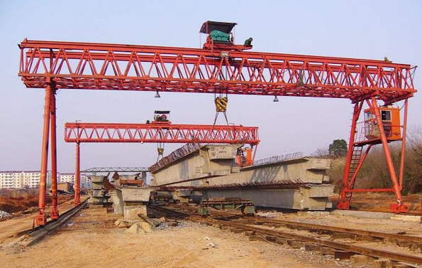 龍門吊怎么進(jìn)行防腐處理？龍門吊平時(shí)怎么防止金屬部件氧化？