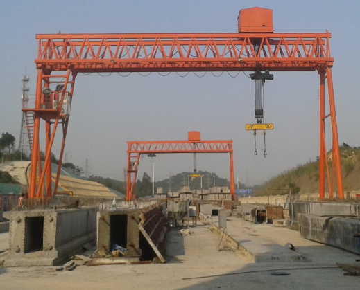 龍門吊更換配件時需要考慮哪些因素？龍門吊更換潤滑脂時怎么樣才能保證我們的安全與龍門吊的正常使用？