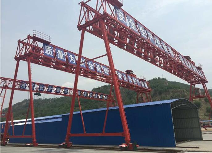 路橋門式起重機的運行速度和哪些因素有關？