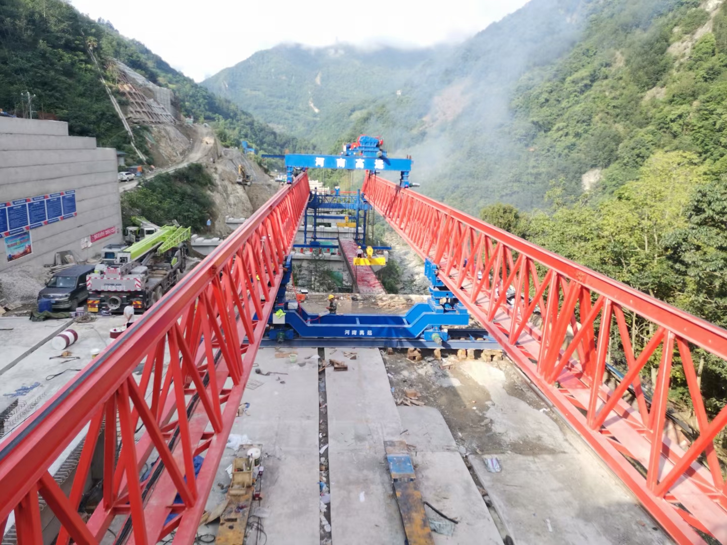 GYLQ200T-40M自平衡過跨架橋機(jī)安裝作業(yè)時(shí)需要哪些工具？